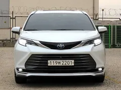 2022 Toyota Sienna 2.5 Hybrid AWD — фото 4