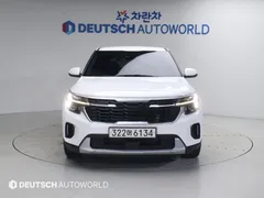 2023 Kia Seltos Gasoline 1.6 Turbo 2WD, белый — фото 3