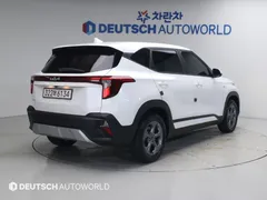 2023 Kia Seltos Gasoline 1.6 Turbo 2WD, белый — фото 4