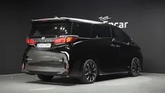 2024 Toyota Alphard 2.5 HEV Executive AWD — фото 2