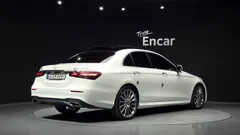 2022 Mercedes-Benz E-Class E350 4MATIC AMG Line, белый — фото 2