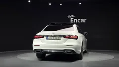 2022 Mercedes-Benz E-Class E350 4MATIC AMG Line, белый — фото 4