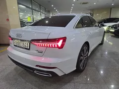 2022 Audi A6 45 TDI Quattro Premium — фото 3
