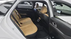 2023 Kia K5 Prestige, белый — фото 11