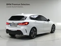 2022 BMW 1-Series 120i M Sports, белый — фото 2