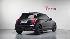 2023 Mini Cooper 3Door Resolute Edition — фото 2