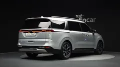2023 Kia Carnival Diesel 9-Seater Signature, серо-серебристый — фото 2