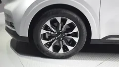 2023 Kia Carnival Diesel 9-Seater Signature, серо-серебристый — фото 5