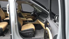 2023 Kia Carnival Diesel 9-Seater Signature, серо-серебристый — фото 11