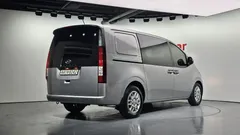 2022 Hyundai Staria Cargo 5-Seater, серебристый — фото 2