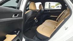 2023 Kia K5 2.0, белый — фото 12