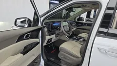 2023 Kia Carnival Gasoline 7-Seater Signature, белый — фото 10