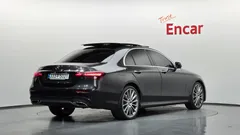 2022 Mercedes-Benz E-Class E350 4MATIC AMG Line, серый — фото 2