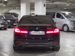 2022 BMW 5-Series 530e M Sport — фото 3