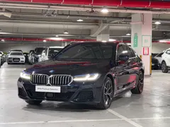 2022 BMW 5-Series 530e M Sport — фото 12