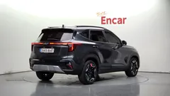 2023 Kia Seltos Gasoline 1.6 Turbo 2WD, серый — фото 2