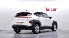 2023 Hyundai Kona Gasoline 1.6 Turbo 2WD, белый — фото 2