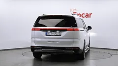 2023 Kia Carnival Gasoline 9-Seater Signature, белый — фото 4