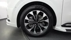 2023 Kia Carnival Gasoline 9-Seater Signature, белый — фото 5