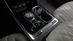 2023 Kia Carnival Gasoline 9-Seater Signature, белый — фото 9