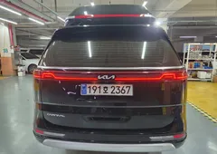 2023 Kia Carnival Diesel 7-Seater Hi-Limousine — фото 3