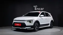 2024 Kia Niro Prestige, белый — фото 1