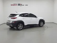 2022 Hyundai Kona Gasoline 2.0 2WD, белый — фото 5