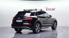 2022 Audi Q5 45 TFSI Quattro Premium — фото 2