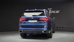 2023 BMW X5 xDrive 40i M Sport, синий — фото 4