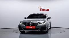 2022 BMW 5-Series 520i M Sport, серый — фото 3