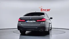 2022 BMW 5-Series 520i M Sport, серый — фото 4