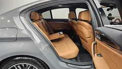 2022 BMW 5-Series 520i M Sport, серый — фото 15