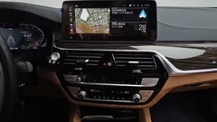 2022 BMW 5-Series 520i M Sport, серый — фото 16
