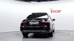 2022 Mercedes-Benz E-Class E450 4MATIC Exclusive, чёрный — фото 4