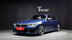 2022 BMW 5-Series M550i xDrive, синий — фото 1