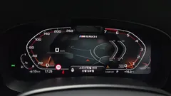 2022 BMW 5-Series M550i xDrive, синий — фото 8