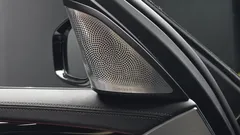 2022 BMW 5-Series M550i xDrive, синий — фото 20
