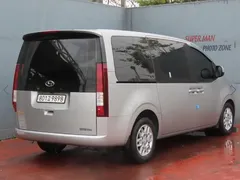 2022 Hyundai Staria Cargo 3-Seater, серебристый — фото 4