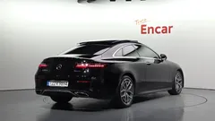 2023 Mercedes-Benz E-Class E300d 4MATIC Coupe, чёрный — фото 2