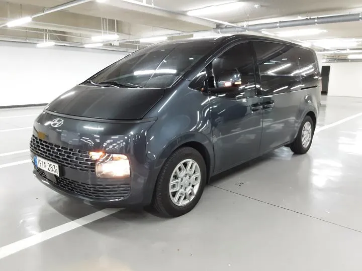 2023 Hyundai Staria Tourer 9-Seater