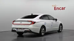 2022 Hyundai Sonata 2.0 LPG(rental car), белый — фото 2