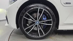 2022 BMW 3-Series 330e M Sport, белый — фото 5