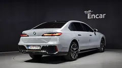 2023 BMW 7-Series 740d xDrive M Sport, серо-серебристый — фото 2
