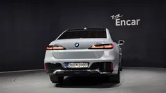 2023 BMW 7-Series 740d xDrive M Sport, серо-серебристый — фото 4