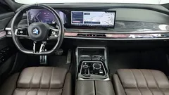 2023 BMW 7-Series 740d xDrive M Sport, серо-серебристый — фото 7