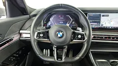 2023 BMW 7-Series 740d xDrive M Sport, серо-серебристый — фото 13