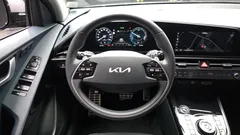 2022 Kia Niro Signature, серый — фото 13