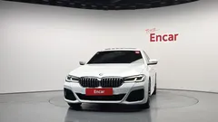 2023 BMW 5-Series 520i M Sport, белый — фото 3