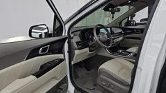 2023 Kia Carnival Gasoline 9-Seater Hi-Limousine, белый — фото 10