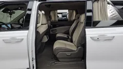 2023 Kia Carnival Gasoline 9-Seater Hi-Limousine, белый — фото 12